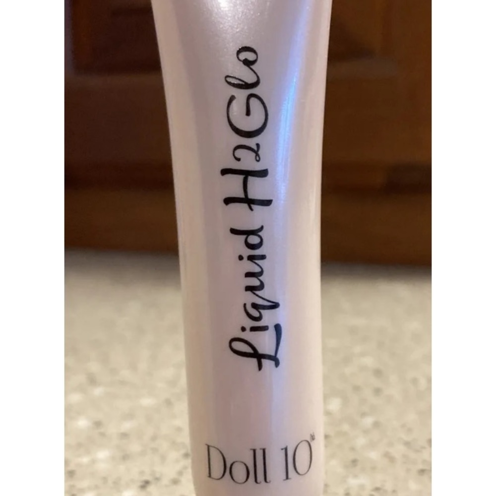 Doll 10 H2O Glo highlighter